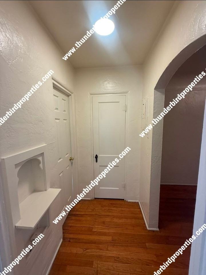 1202 Lead Ave Se - Photo 7 of 9