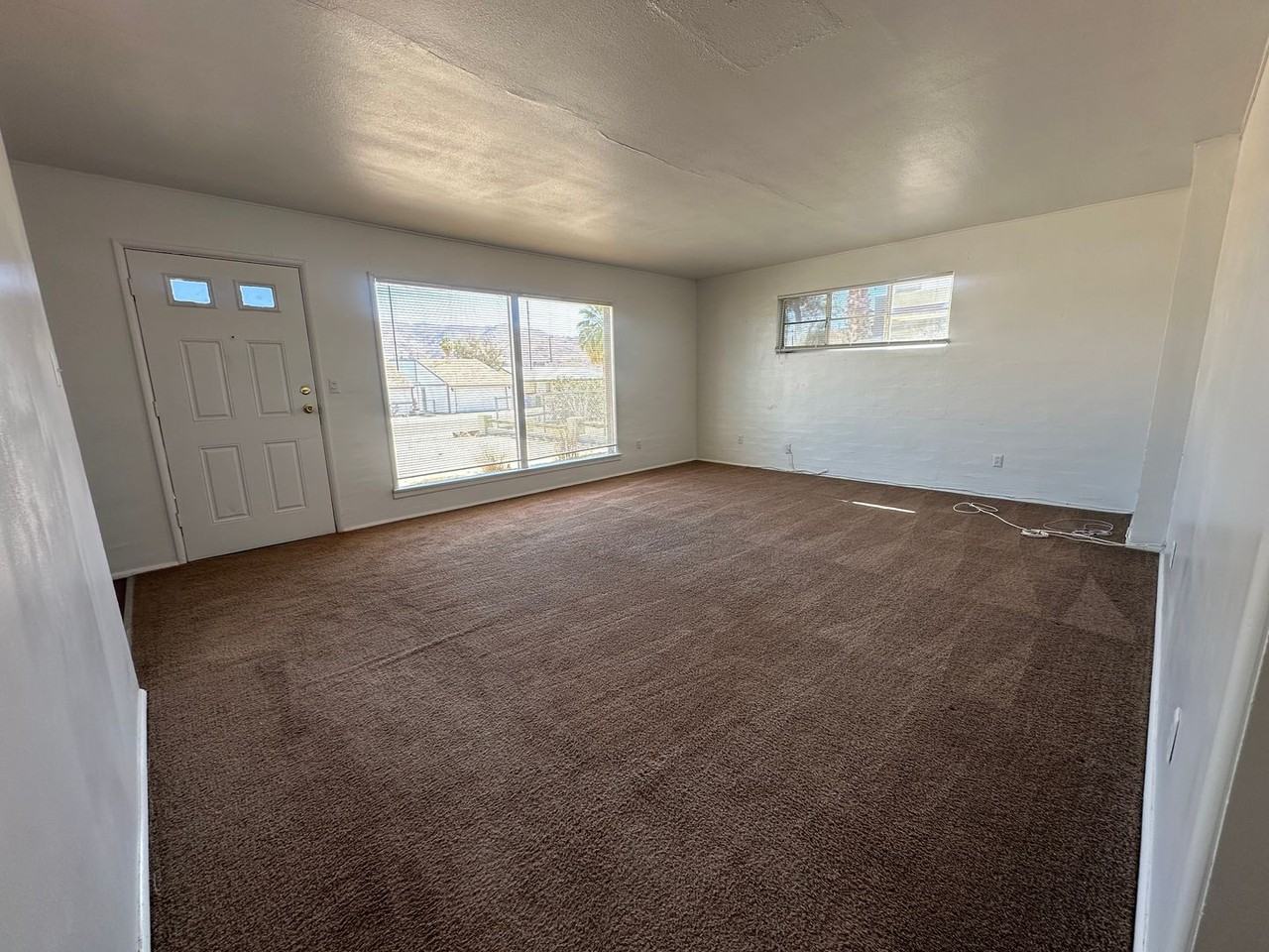 72256 Sunnyslope Dr - Photo 3 of 15