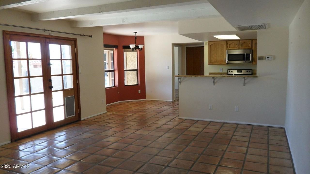 6935 E Hearn Rd - Photo 3 of 7