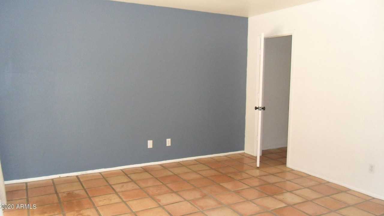 6935 E Hearn Rd - Photo 5 of 7
