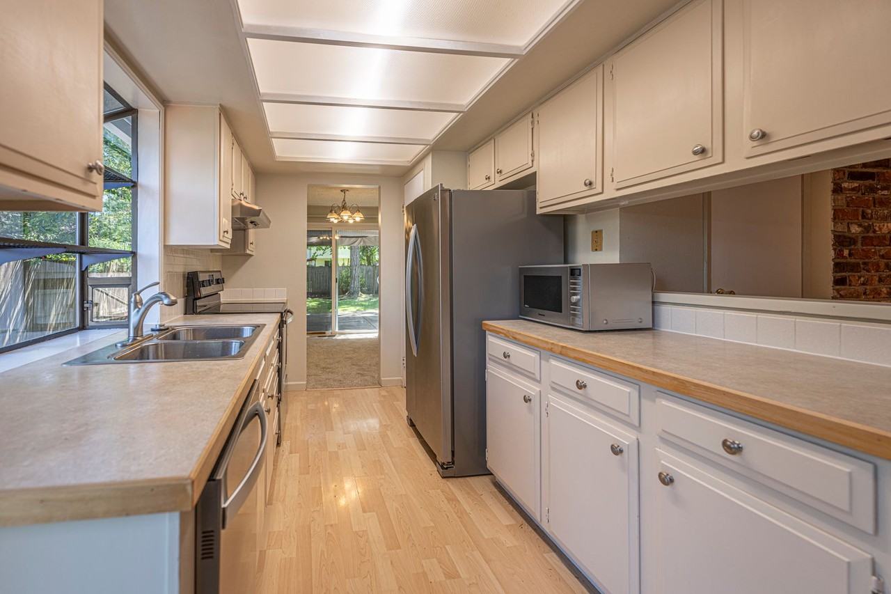 17123 Ne 31st Pl - Photo 7 of 18