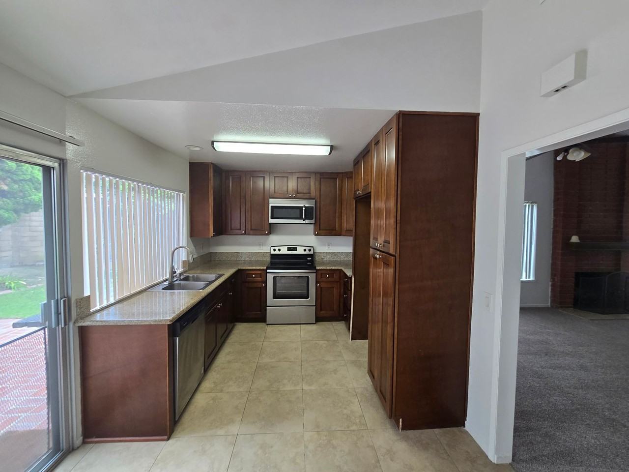17832 Cardiff Cir - Photo 7 of 22