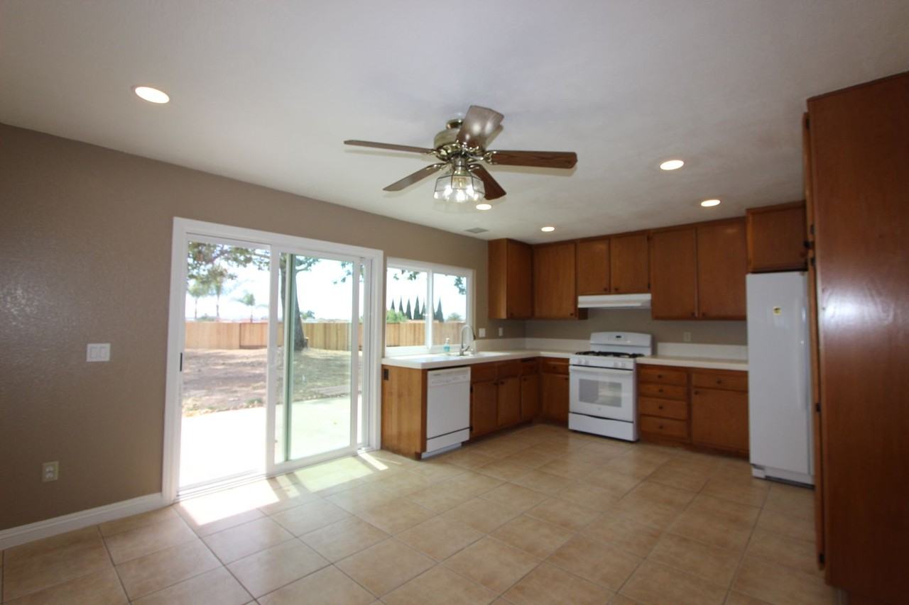 10350 Cheviot Ct - Photo 3 of 22