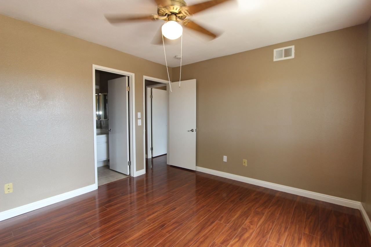 10350 Cheviot Ct - Photo 5 of 22