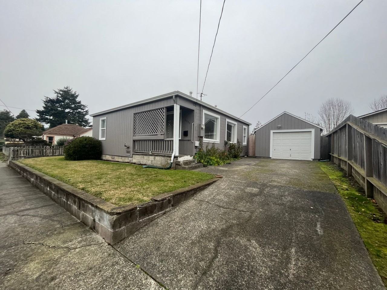 4055 Williams St - Photo 6 of 18