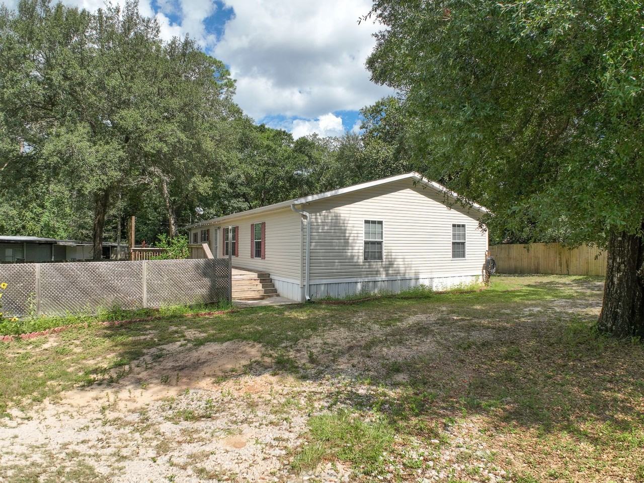 483 Howard St - Photo 2 of 19