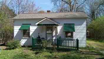 featured image of 612 N Miller Ave