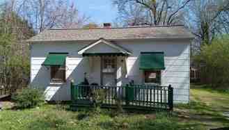 612 N Miller Ave - Photo 1 of 1