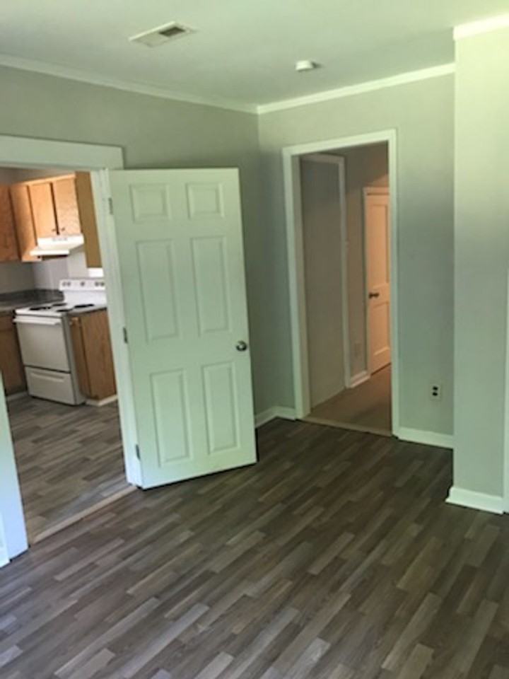 612 N Miller Ave - Photo 2 of 6