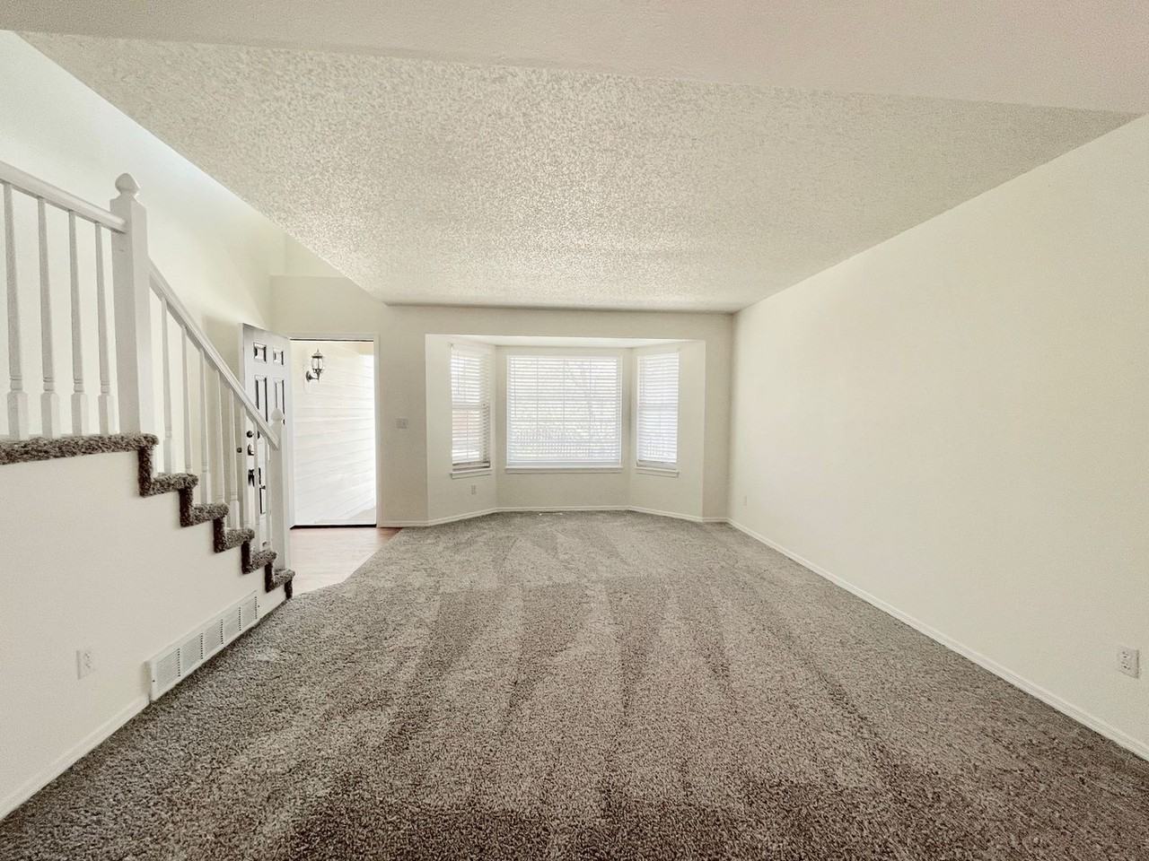 6675 Stonehedge Dr - Photo 5 of 42
