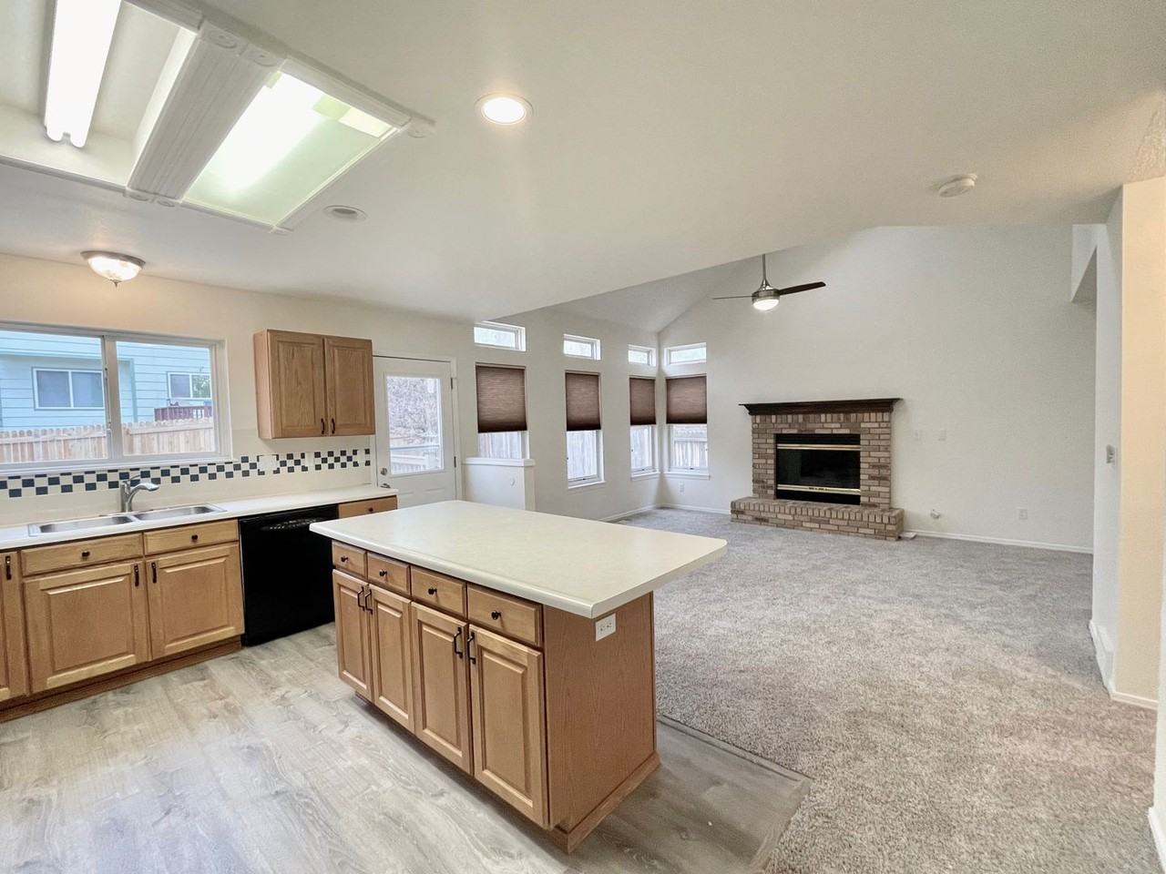 6675 Stonehedge Dr - Photo 6 of 42