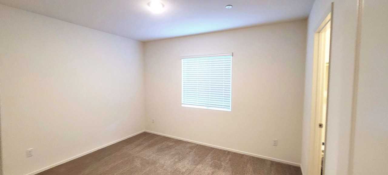 1238 Allegiance Ave - Photo 6 of 20