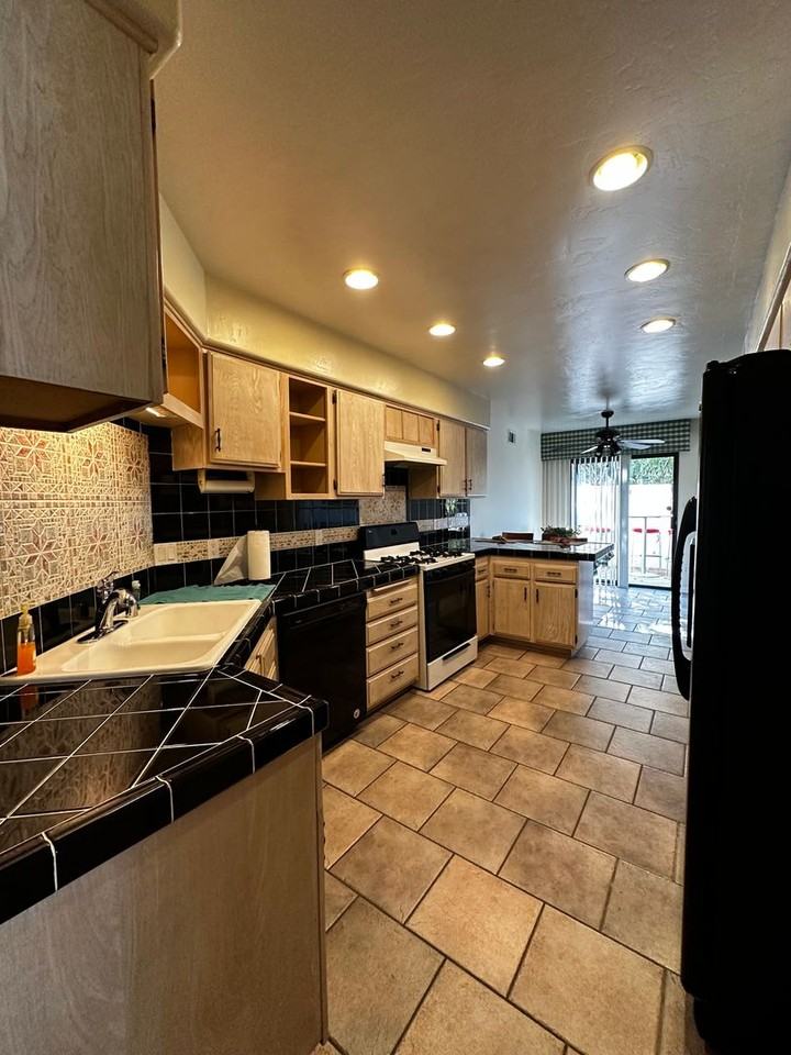 9594 Lamar St - Photo 3 of 14
