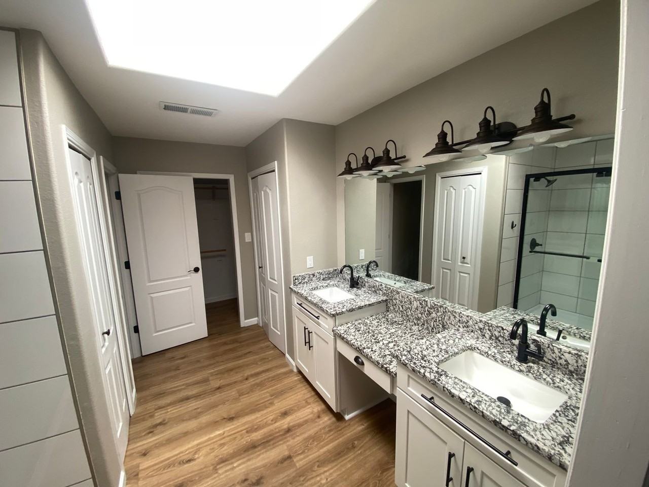 11100 Academy Ridge Rd Ne - Photo 3 of 16