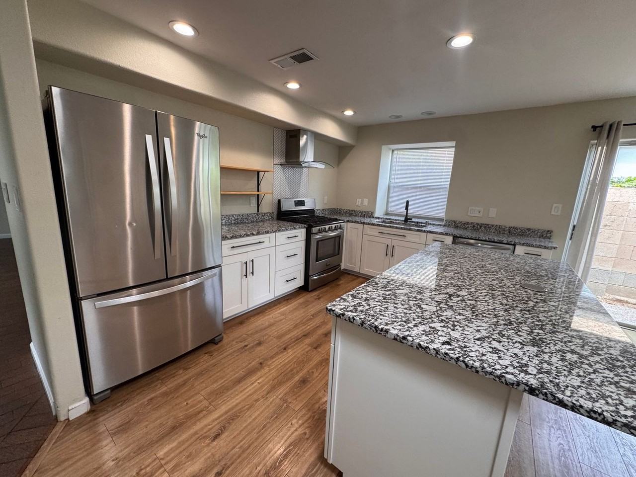 11100 Academy Ridge Rd Ne - Photo 6 of 16