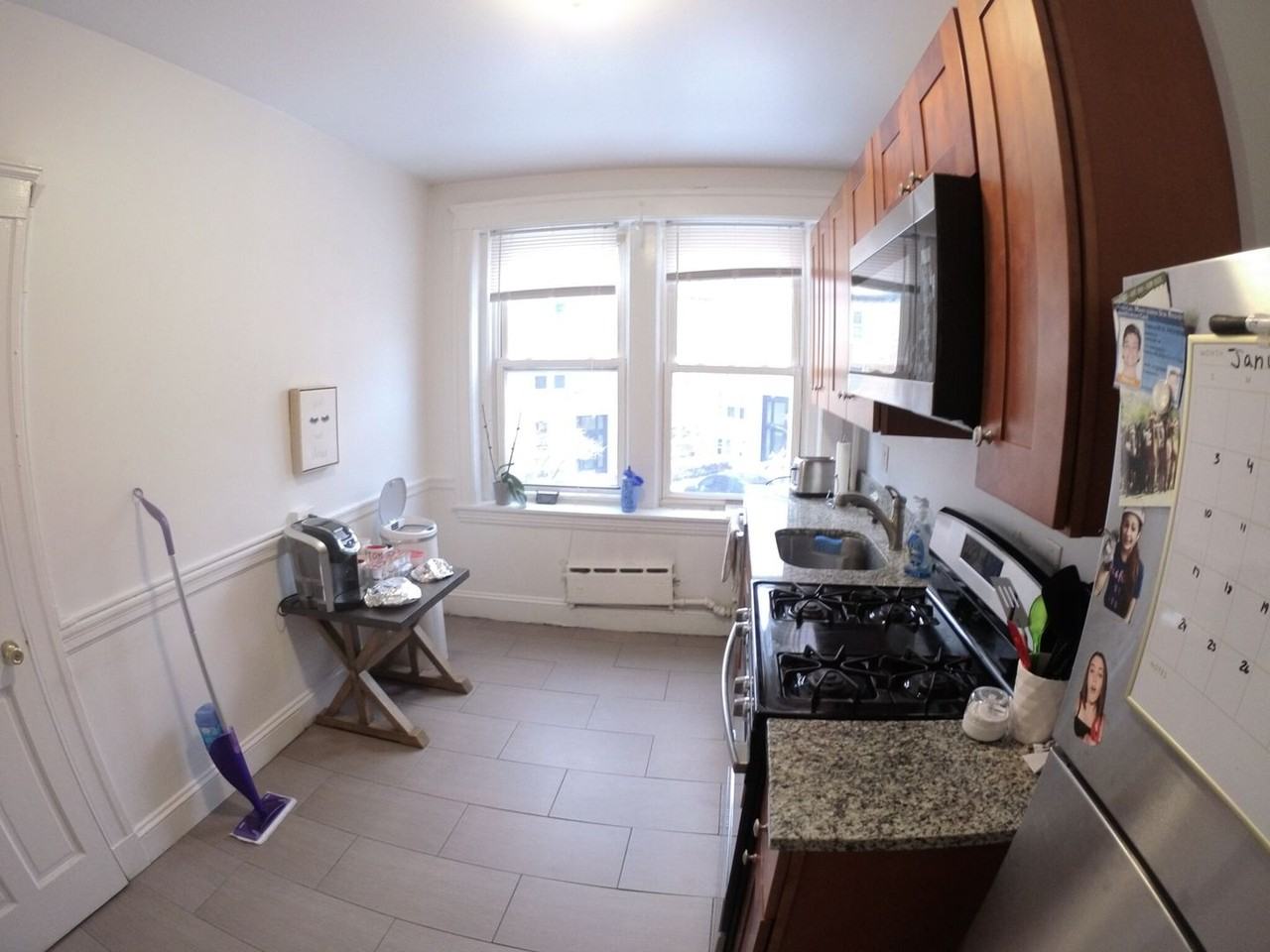 239 Freeman St - Photo 3 of 8