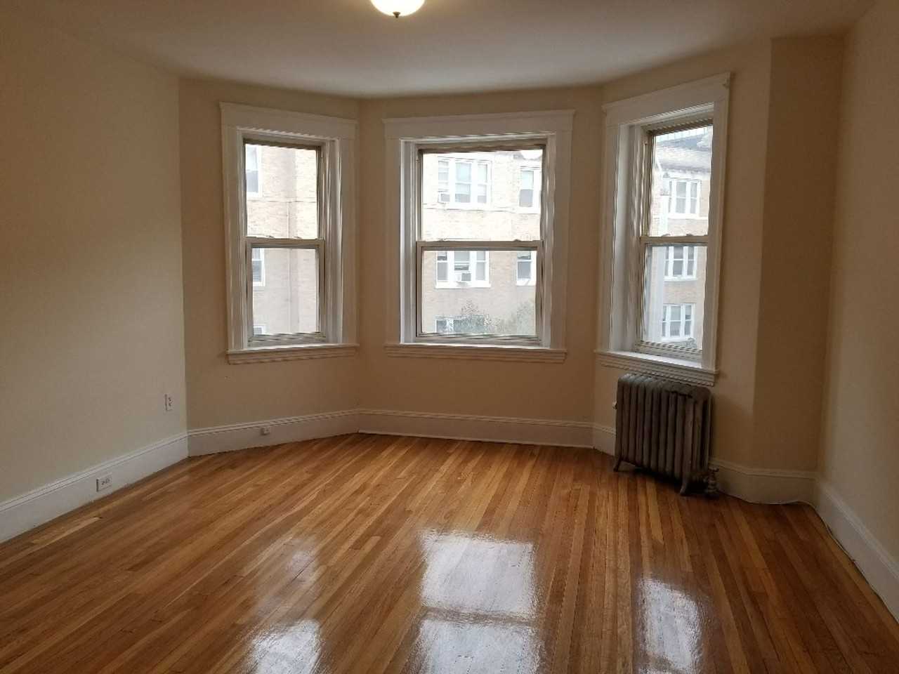 239 Freeman St - Photo 7 of 8