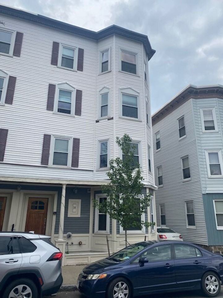 33 Aspinwall Ave - Photo 2 of 7