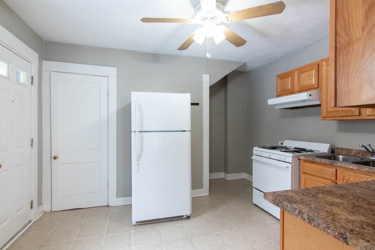 1500 Garden Dr - Photo 3 of 16
