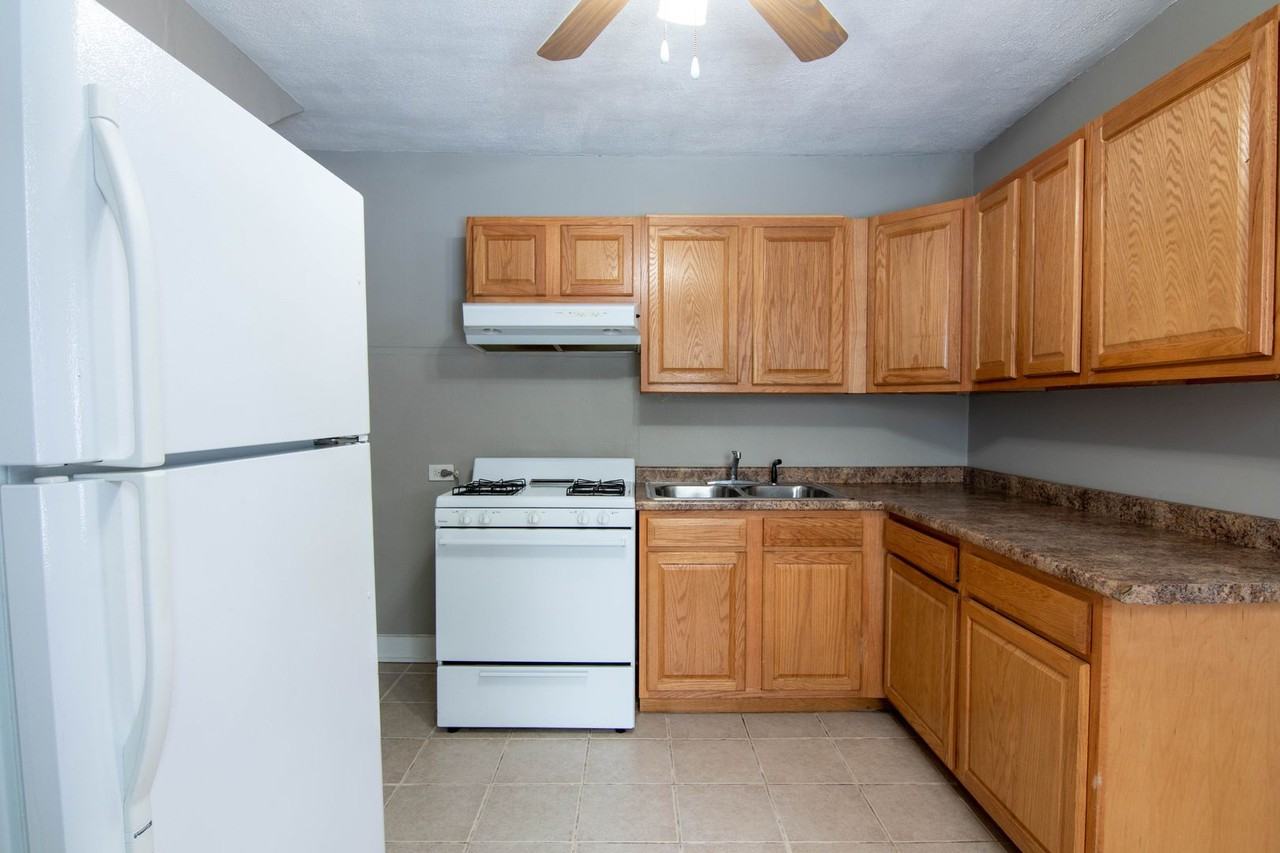 1500 Garden Dr - Photo 4 of 16