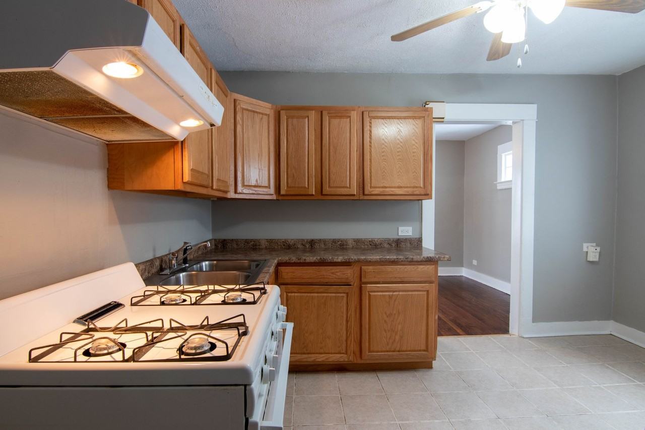 1500 Garden Dr - Photo 5 of 16