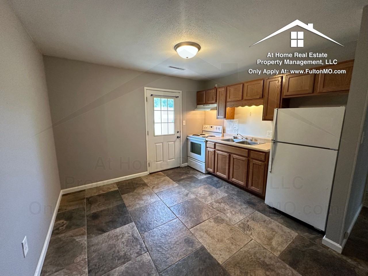 107 Spruce Dr - Photo 6 of 19