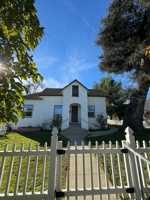 featured image of 1745 Pine St