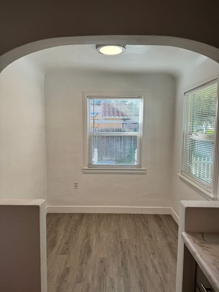 1745 Pine St - Photo 3 of 9