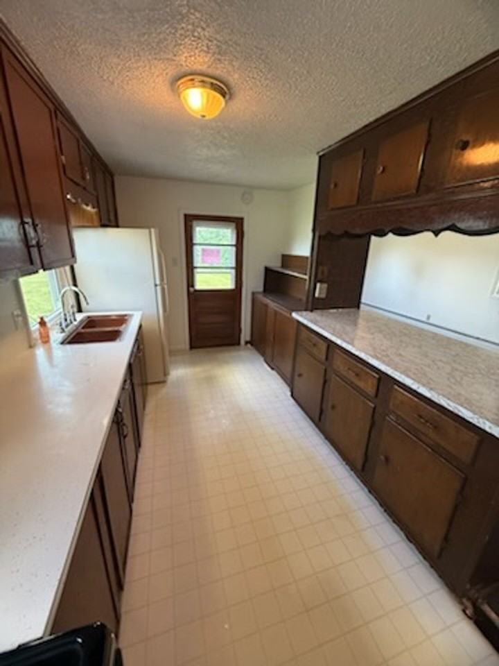 9942 Tower Rd - Photo 6 of 11