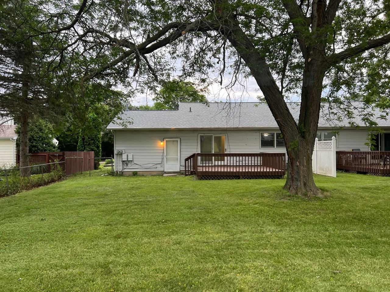 728 Meadowview Ln - Photo 3 of 28