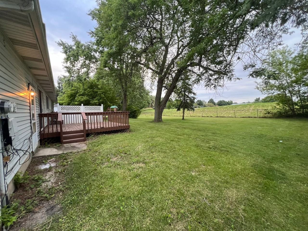 728 Meadowview Ln - Photo 4 of 28