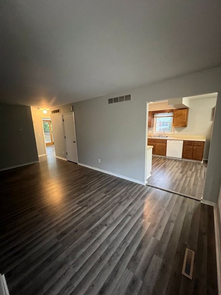 728 Meadowview Ln - Photo 7 of 28
