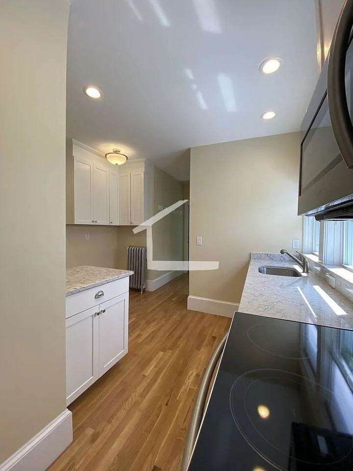 1 Tappan St - Photo 4 of 15