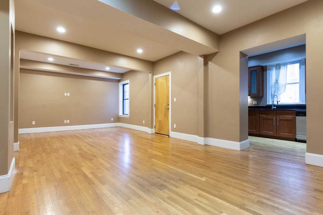 1588 Beacon St - Photo 2 of 17