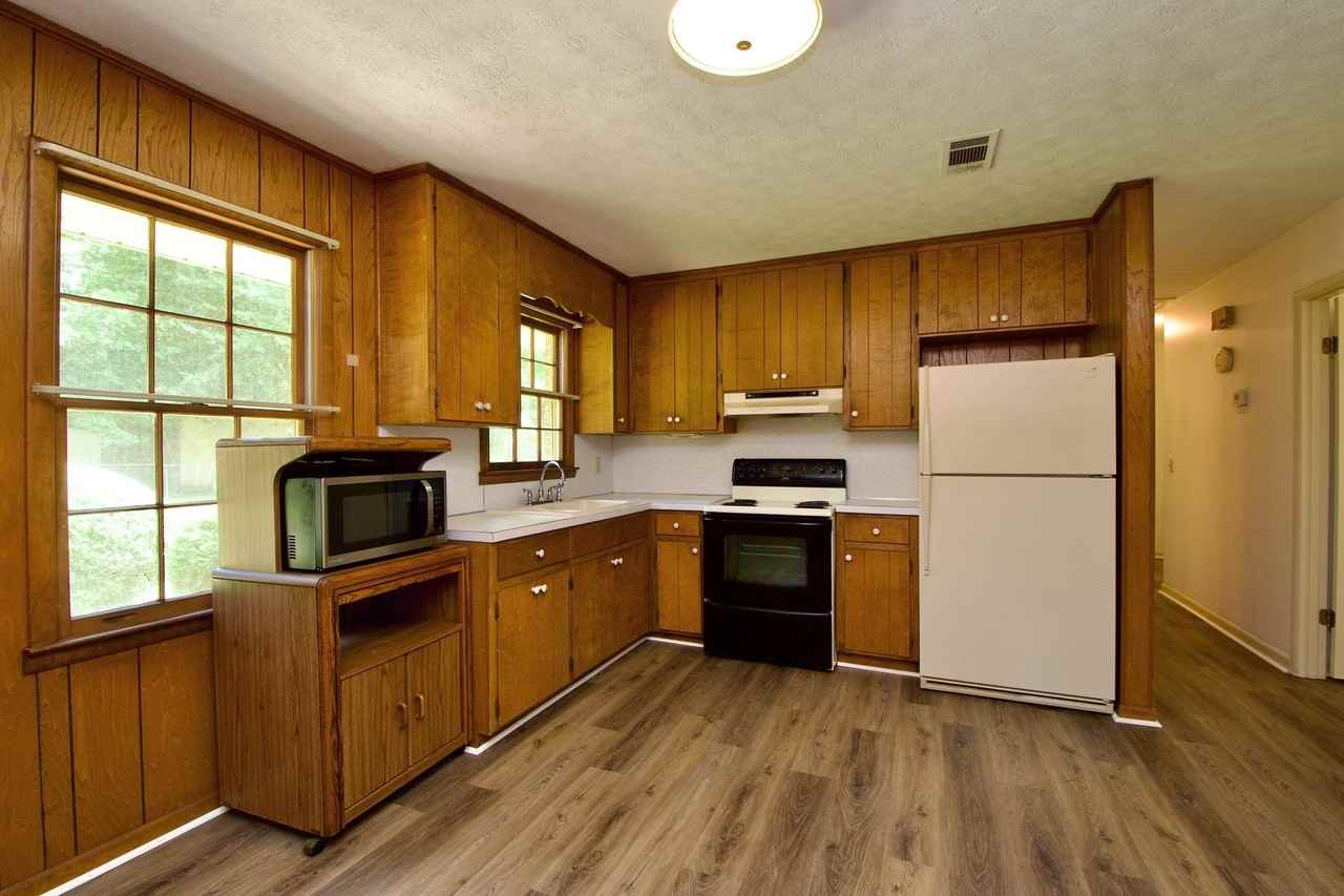 1109 Drew Ln - Photo 5 of 22
