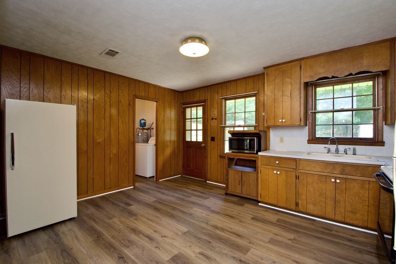1109 Drew Ln - Photo 6 of 22
