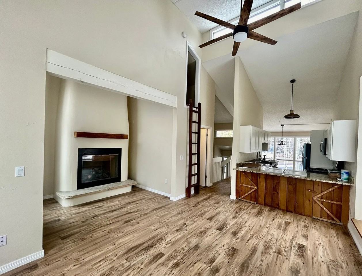 864 Spruce Ct #A - Photo 2 of 12