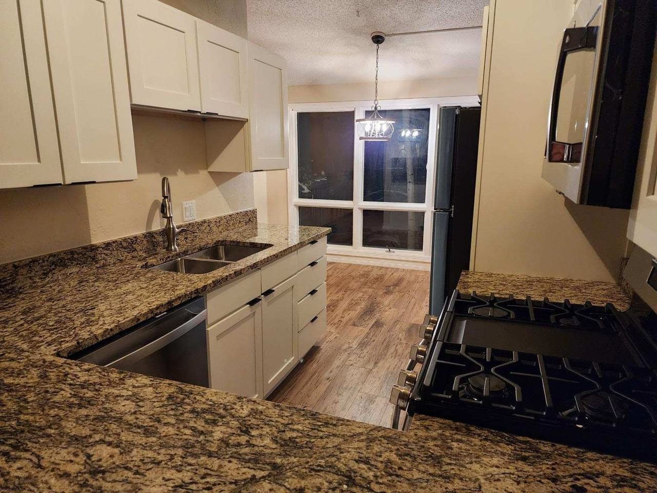864 Spruce Ct #A - Photo 4 of 12