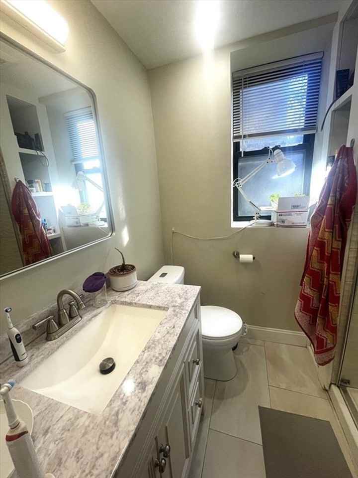 1922 Beacon St - Photo 6 of 9