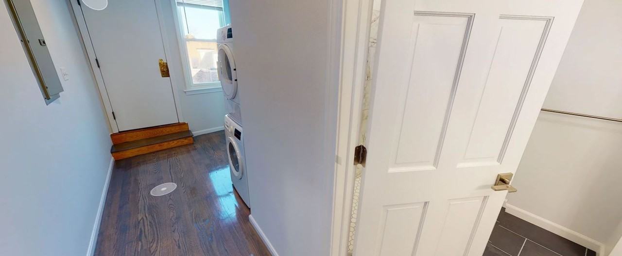 1409 Beacon St - Photo 3 of 7