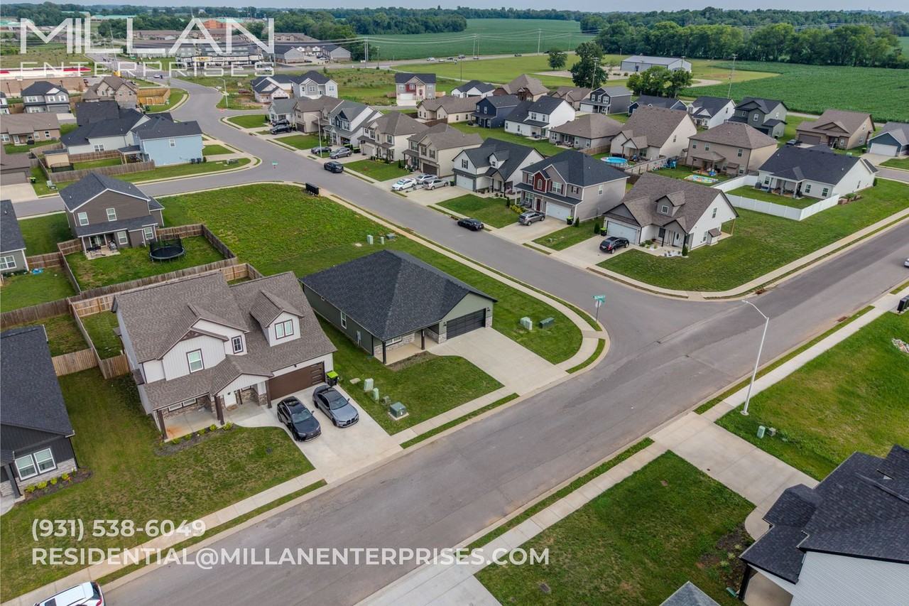 1446 Dan Brown Dr - Photo 2 of 3