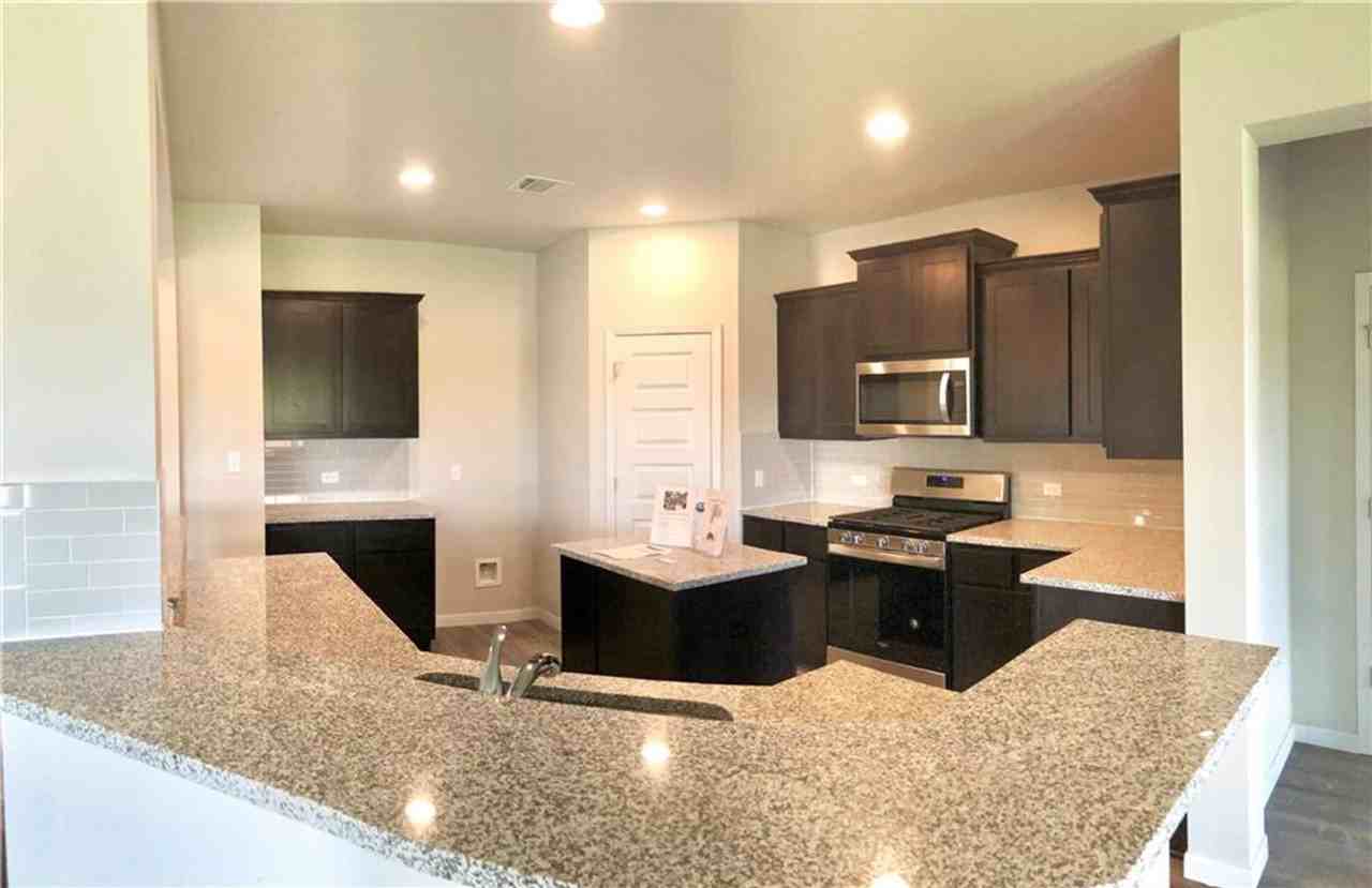 1312 Chad Dr - Photo 4 of 16