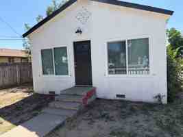 featured image of 824 S Irwin St