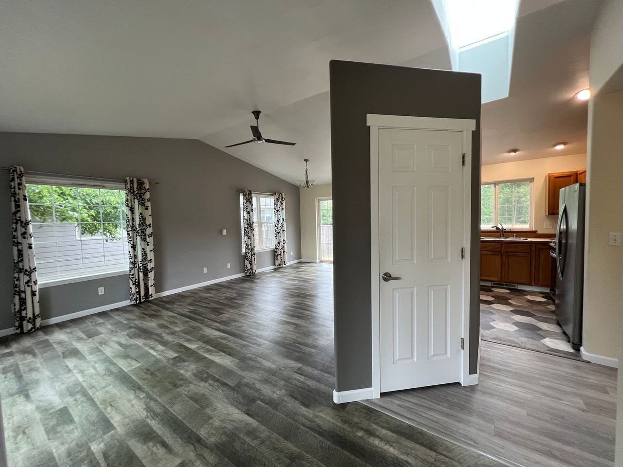 1360 Roma Rd - Photo 3 of 49