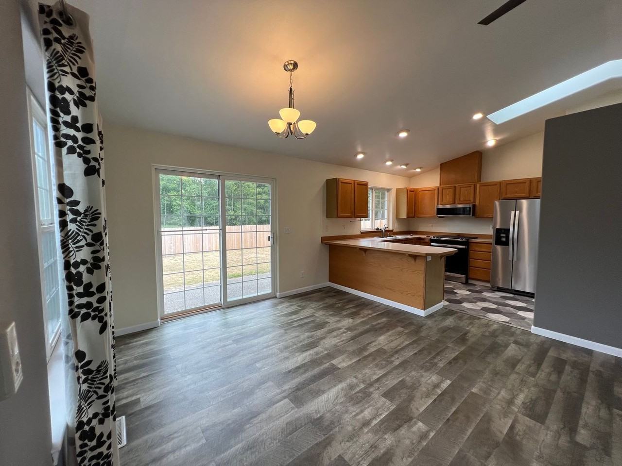 1360 Roma Rd - Photo 6 of 49