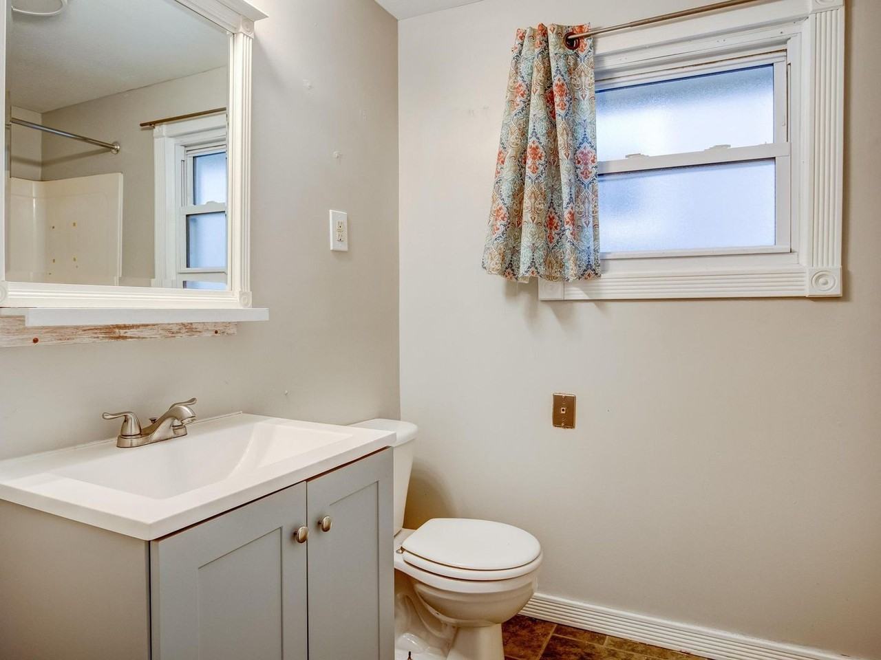 625 5th Ave - Photo 5 of 15