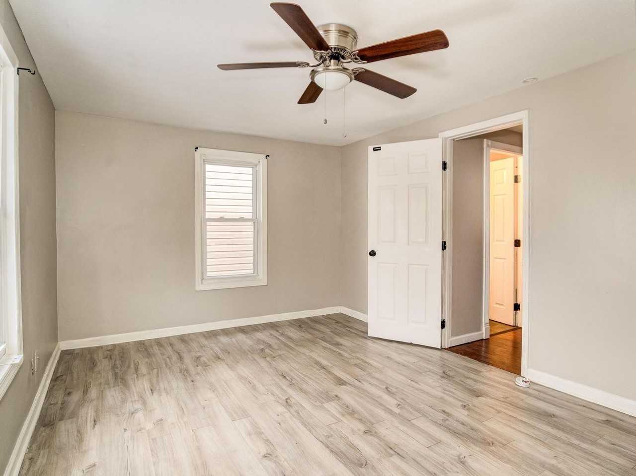 625 5th Ave - Photo 6 of 15