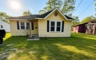 featured image of 4325 Woodlawn St