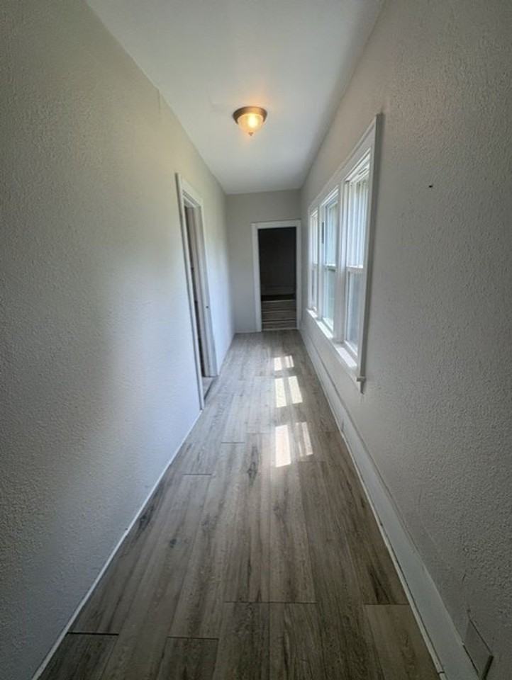 637 Storer Ave - Photo 2 of 16