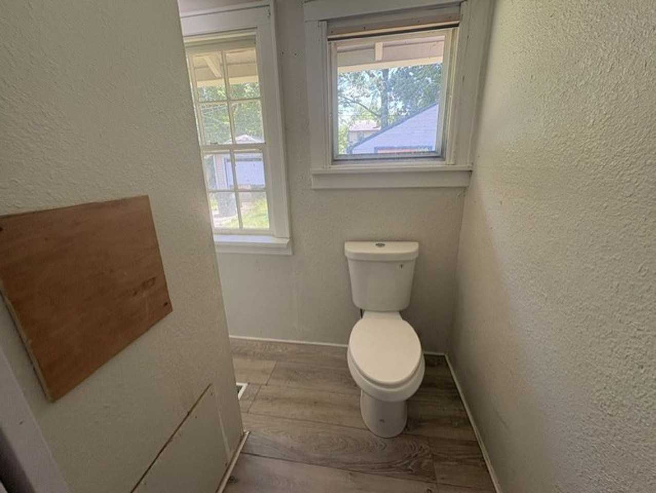 637 Storer Ave - Photo 7 of 16
